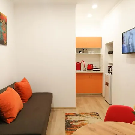 Світло Цілодобово Apartments In The City Center Lviv Exterior photo